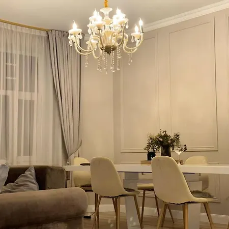 Glamorous In Centre * ريغا