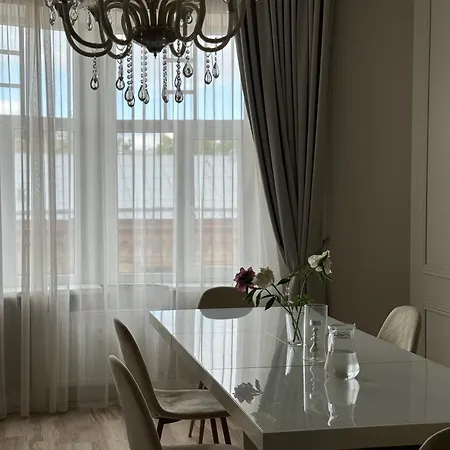 Glamorous In Centre ريغا